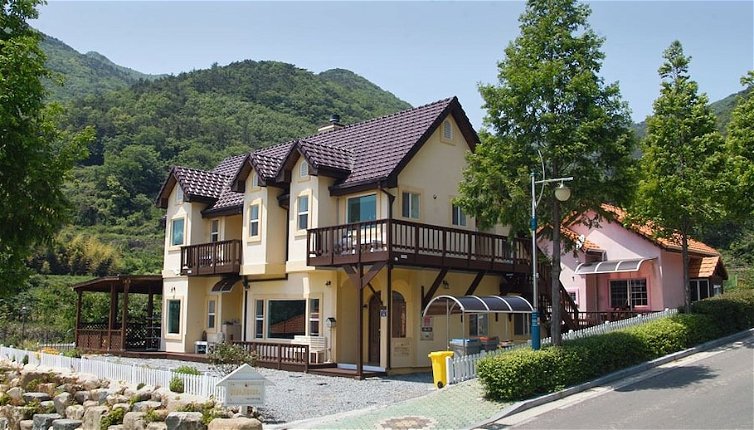 Photo 1 - Namhae Bins House Pension