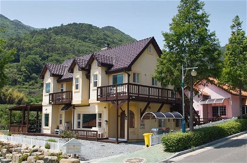 Foto 1 - Namhae Bins House Pension