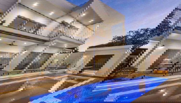 Foto 1 - Stanford Luxury Pool Sauna Spa Tennis Court