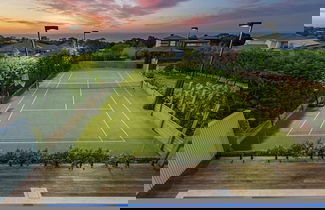Foto 3 - Stanford Luxury Pool Sauna Spa Tennis Court