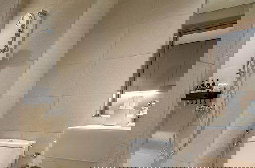 Foto 16 - Stylish Studio Getaway 10 Minutes to Dubai Mall