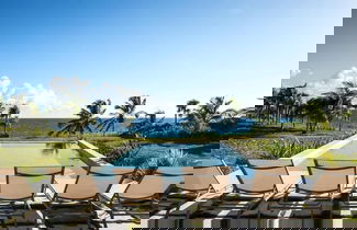 Foto 1 - Dream Villa: Private Oasis Above Pink Sand Beach