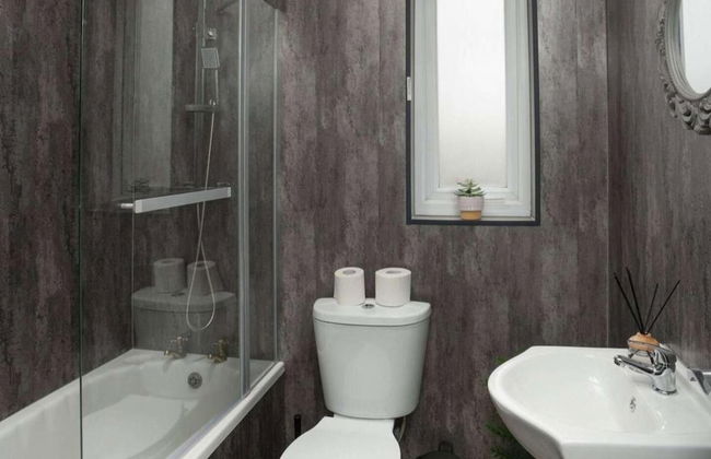 2-bed Flat, Wishaw, Free Parking, Family-friendly - Foto 12