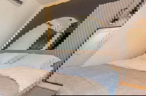 Foto 4 - Luxury Contemporary Villa in Vodice With Pool, Sauna and Hot Tub