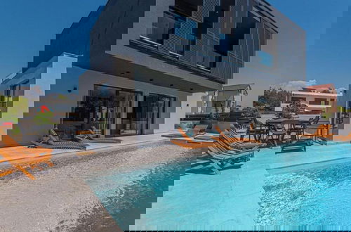 Foto 38 - Luxury Contemporary Villa in Vodice With Pool, Sauna and Hot Tub