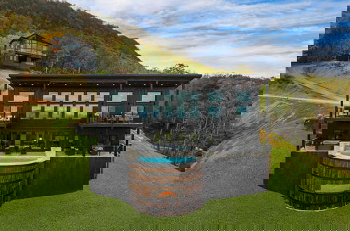 Foto 57 - Infinity Pool, Hot Tub, Game Room, Panoramic Views Whiskey Ridge by Avantstay
