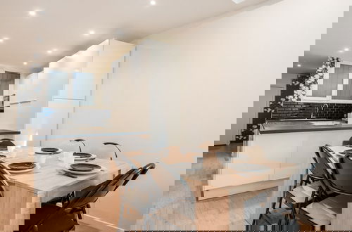 Foto 11 - Spacious Apartment With 2 Rooms