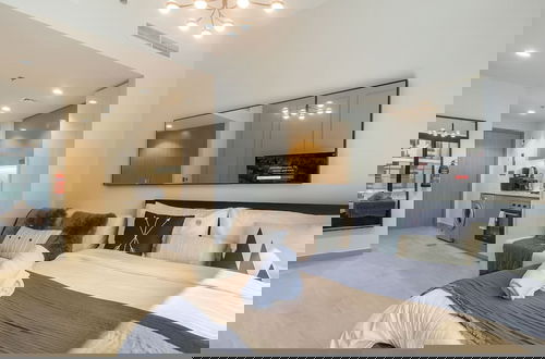 Foto 10 - Elegant Studio w Balcony View Near Downtown Dubai