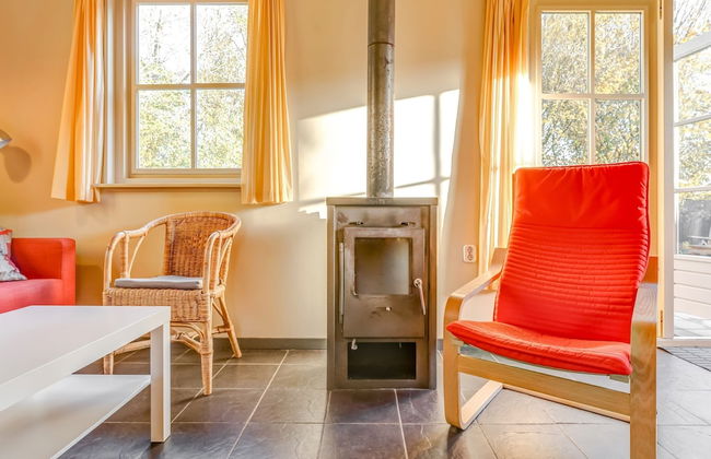 Tranquil Holiday Home in Lage Zwaluwe With Terrace - Photo 25