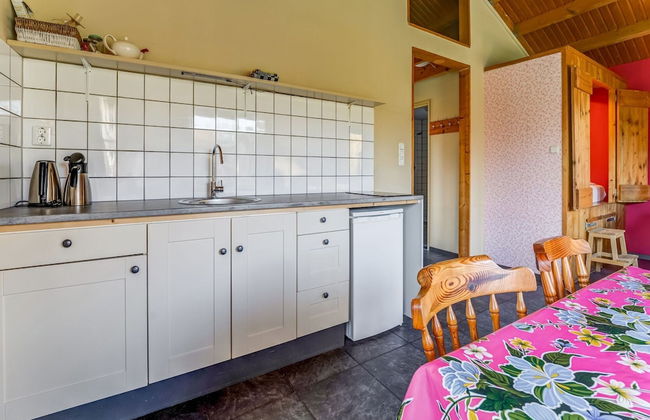 Tranquil Holiday Home in Lage Zwaluwe With Terrace - Photo 11