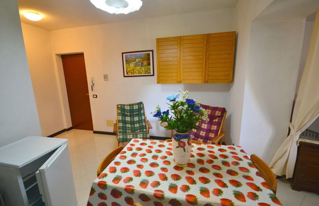 Inviting Holiday Home With Terrace, Garden Furniture, BBQ - Photo 33