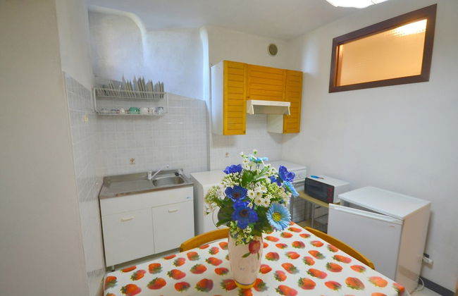 Inviting Holiday Home With Terrace, Garden Furniture, BBQ - Photo 34