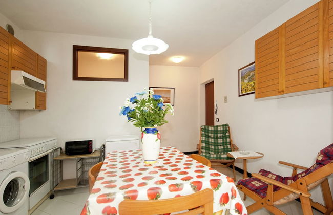 Inviting Holiday Home With Terrace, Garden Furniture, BBQ - Foto 22