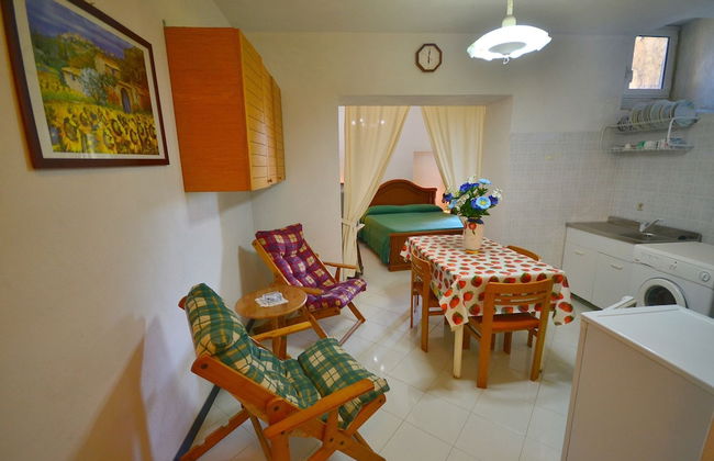Inviting Holiday Home With Terrace, Garden Furniture, BBQ - Foto 25