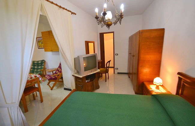 Inviting Holiday Home With Terrace, Garden Furniture, BBQ - Photo 18