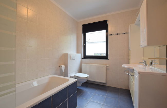 Modern Cottage in Vaux-sur-sure With Sauna - Foto 48