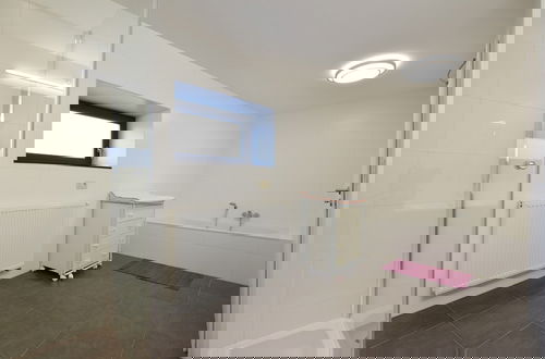 Foto 44 - Modern Cottage in Vaux-sur-sure With Sauna