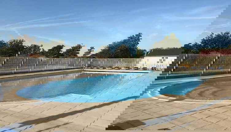 Foto 1 - Soothing Vacation Home With Pool in Les Forges