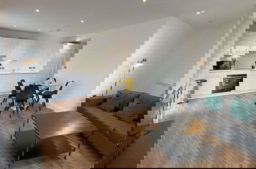 Photo 11 - Modern 2 bed With Parking - Grand Exchange Bracknell