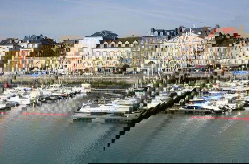 Foto 20 - Holiday Home in Criel sur Mer With Balcony