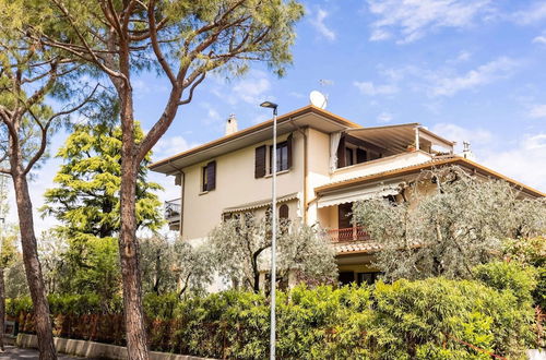 Photo 24 - Cloistered Apartment in Sirmione near Lake