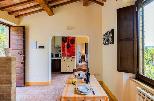 Foto 18 - Fabulous Holiday Home With Wifi in Monte San Martino Italy