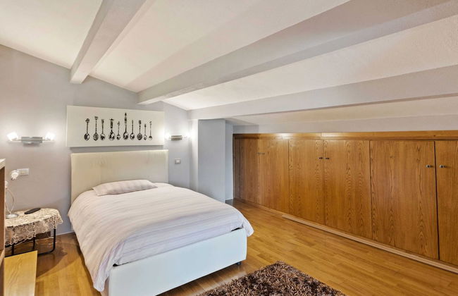 Belvilla by OYO Plush Holiday Home With Garden - Foto 5