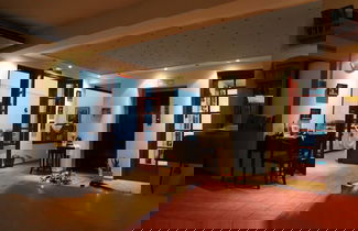 Photo 2 - Amazones Village Suites