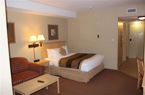 Photo 16 - Clearwater Suite Hotel