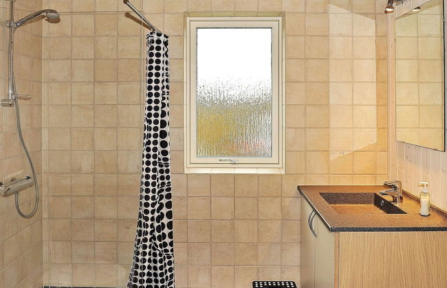 8 Person Holiday Home in Henne - Foto 10