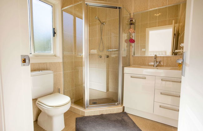 The Art House - Photo 22