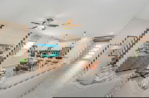 Foto 44 - Large Villa, Private Pool+game Room+movie Theater!