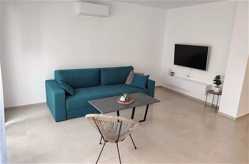 Photo 1 - Brand new 3-bed Apartment