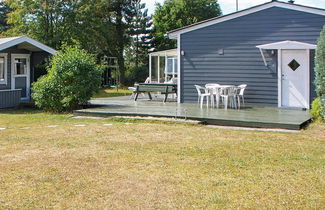 Foto 1 - 8 Person Holiday Home in Vaeggerlose