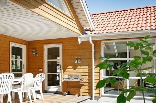 Photo 12 - 10 Person Holiday Home in Aakirkeby