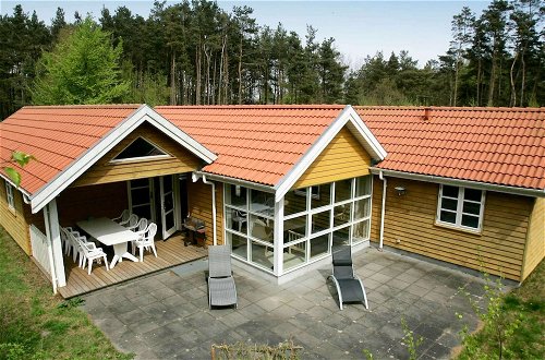Foto 15 - 10 Person Holiday Home in Aakirkeby