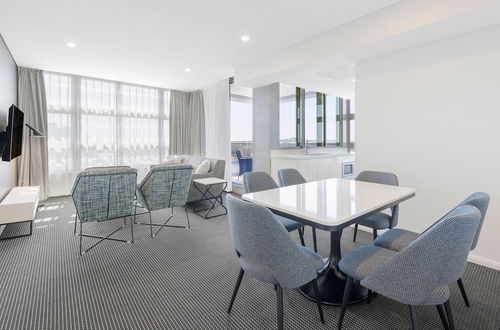 Photo 12 - Meriton Suites Zetland