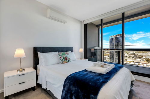 Photo 38 - Melbourne Lifestyle Apartments - Best Views on Collins