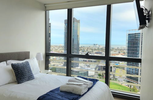 Photo 14 - Melbourne Lifestyle Apartments - Best Views on Collins