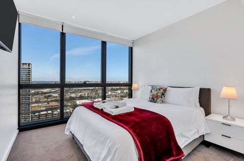 Photo 34 - Melbourne Lifestyle Apartments - Best Views on Collins