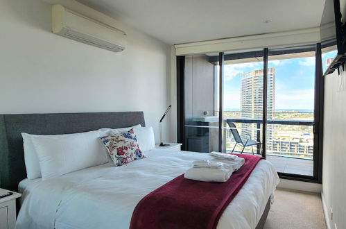 Photo 27 - Melbourne Lifestyle Apartments - Best Views on Collins