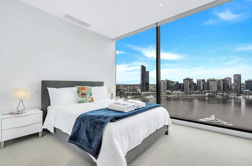 Photo 32 - Melbourne Lifestyle Apartments - Best Views on Collins