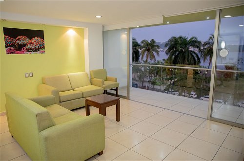 Foto 31 - Ramada by Wyndham Acapulco Hotel & Suites