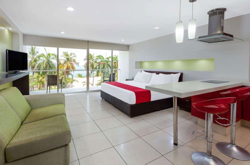 Photo 12 - Ramada by Wyndham Acapulco Hotel & Suites