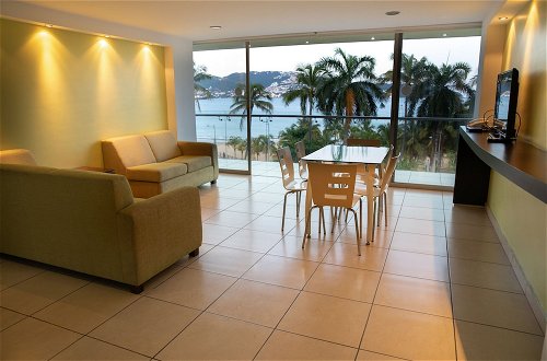 Foto 4 - Ramada by Wyndham Acapulco Hotel & Suites