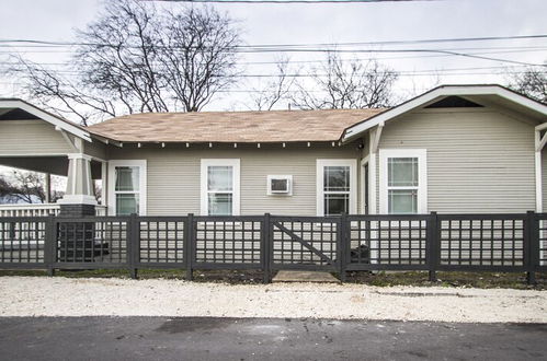 Photo 33 - Renovated 2BR Near Downtown SA