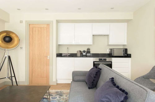 Photo 11 - The New Bond Street Loft - Modern 1bdr City Centre Apartment