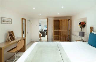 Photo 2 - Oasis Apartment