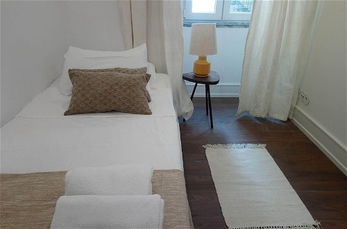 Photo 2 - Comfortable Apartment in Central Lisbon