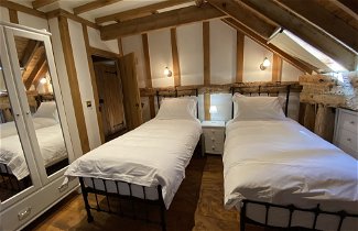 Photo 2 - Brundish, Suffolk Large 4-bed Barn Stunning